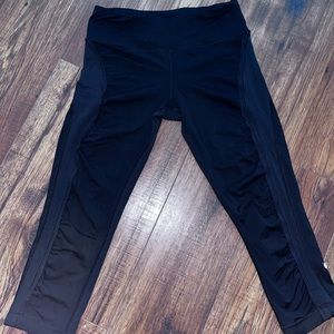 Lululemon crop leggings size 6